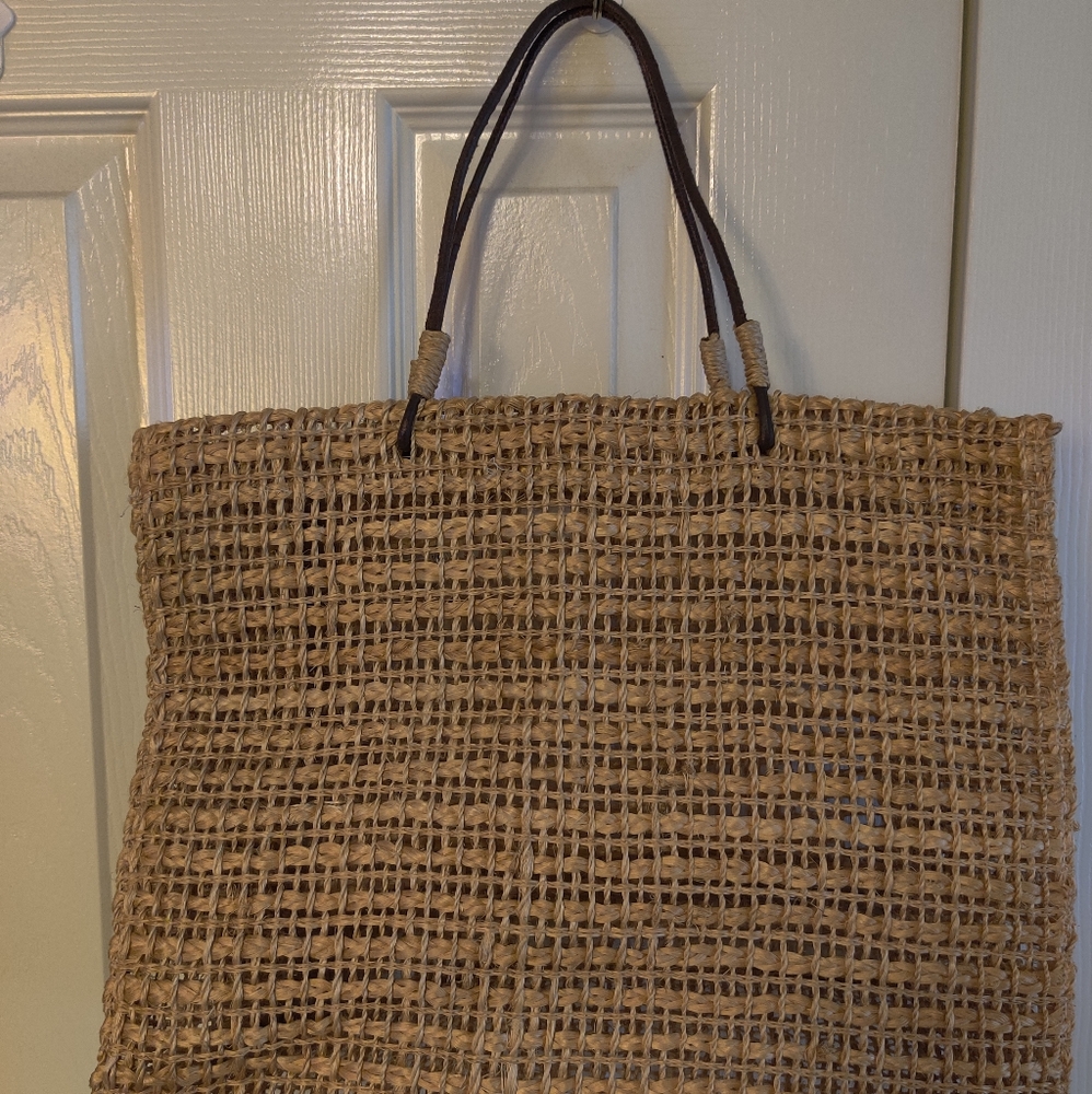 Abaca straw bag